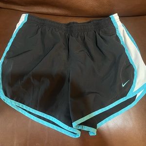 Nike dry-fit shorts girls xl black, blue, white